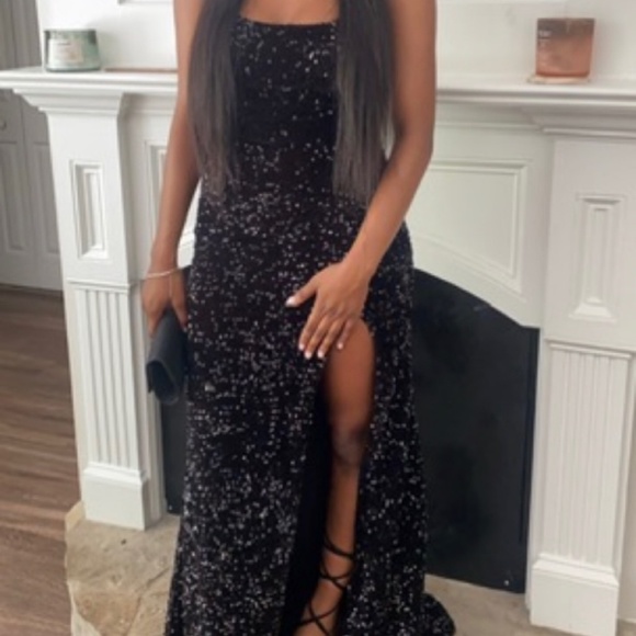 Prom dresses - Picture 3 of 3